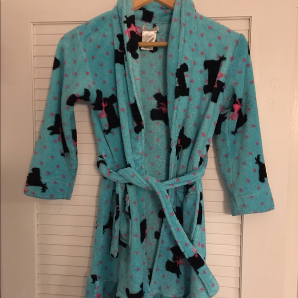 Robe - Picture 1 of 1